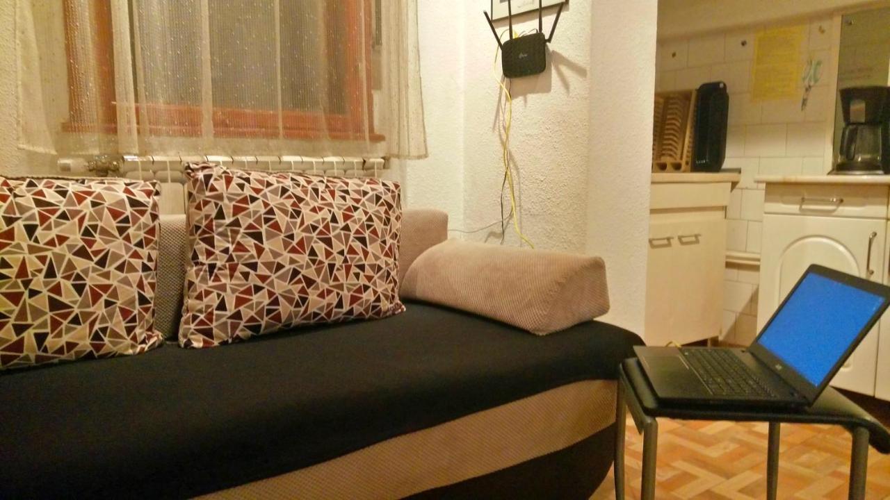 One Bedroom Apartment French Embassy بوخارست المظهر الخارجي الصورة