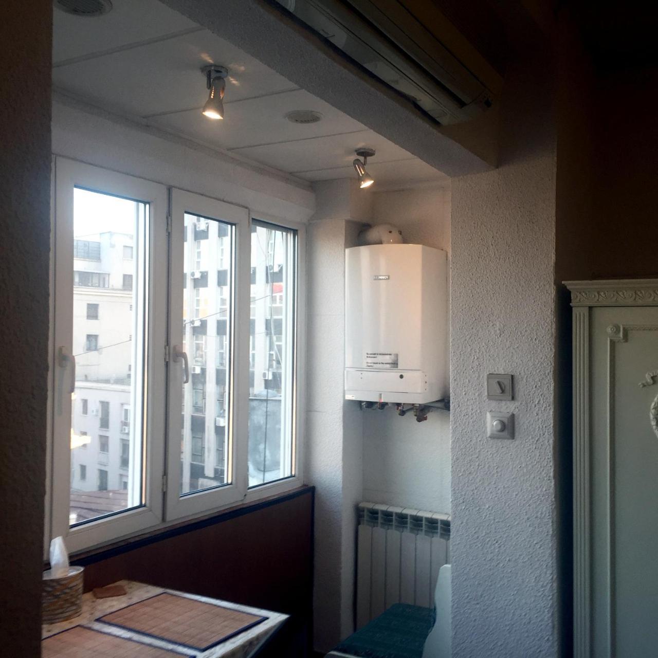 One Bedroom Apartment French Embassy بوخارست المظهر الخارجي الصورة