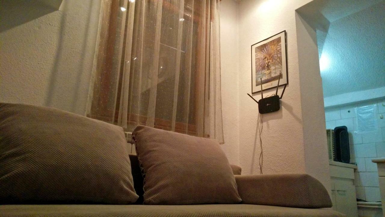 One Bedroom Apartment French Embassy بوخارست المظهر الخارجي الصورة